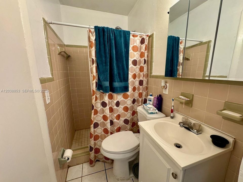 For Sale: $525,000 (4 beds, 2 baths, 1320 Square Feet)