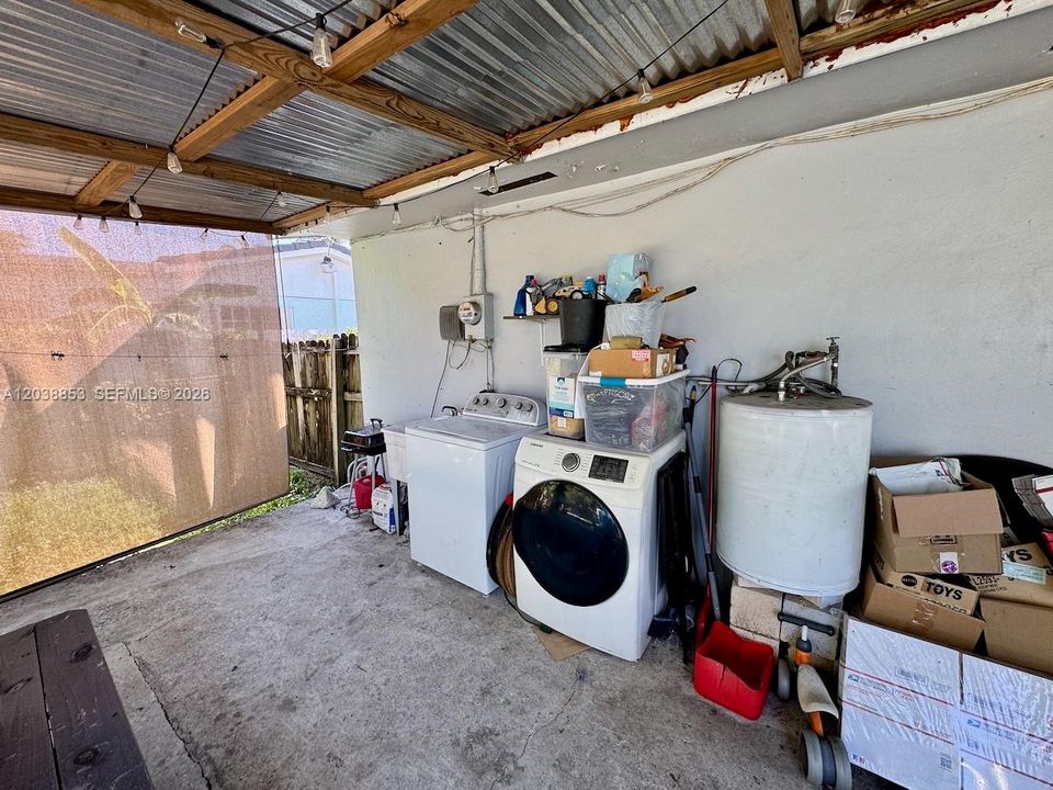 For Sale: $525,000 (4 beds, 2 baths, 1320 Square Feet)