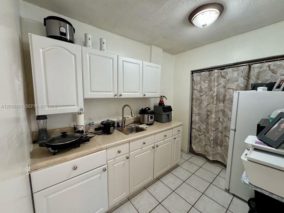 For Sale: $525,000 (4 beds, 2 baths, 1320 Square Feet)