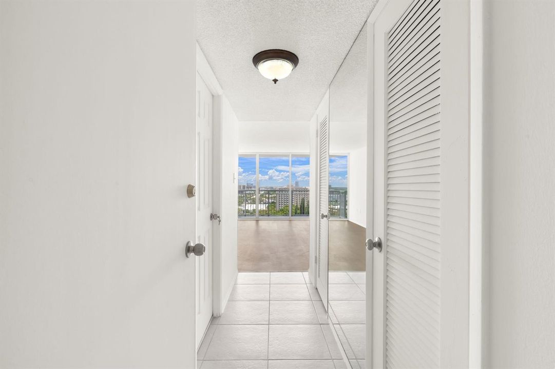 30-web-or-mls-18011 Biscayne Blvd 1704,