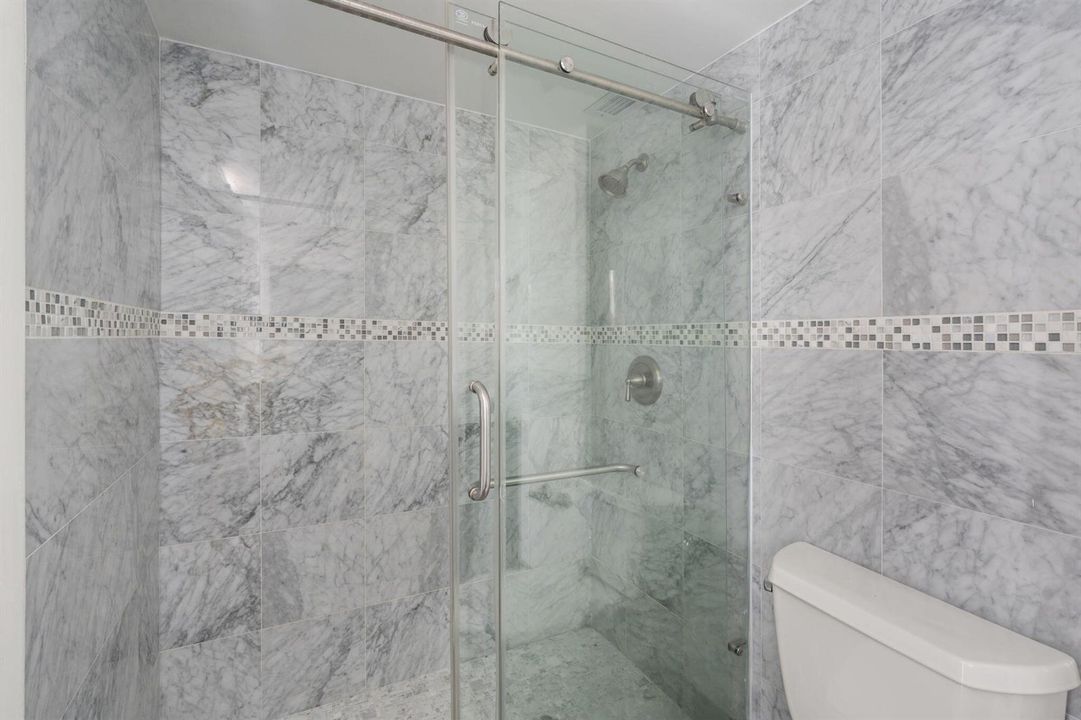 28-web-or-mls-18011 Biscayne Blvd 1704,