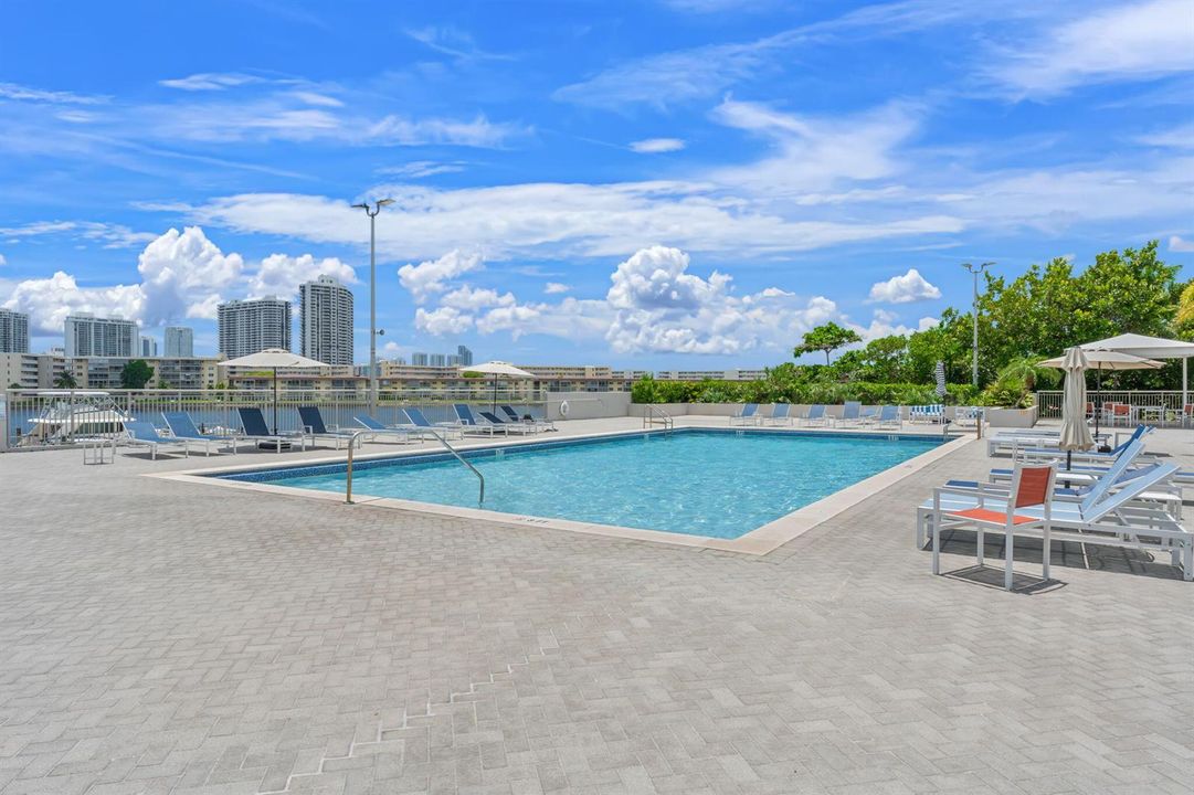 44-web-or-mls-18011 Biscayne Blvd 1704,
