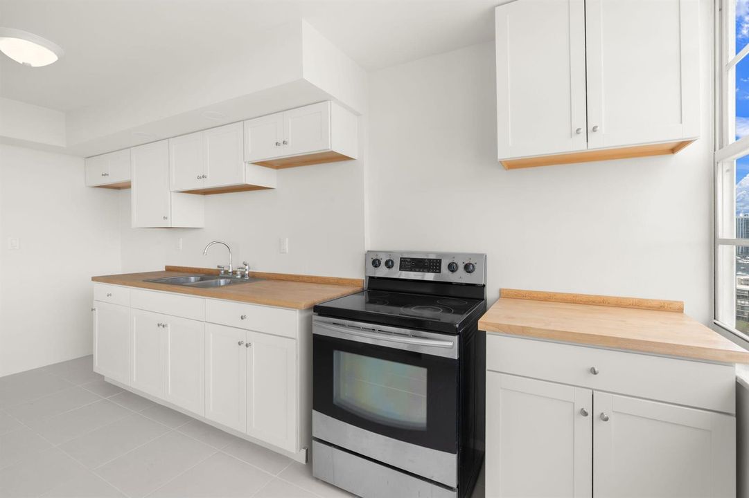 7-web-or-mls-18011 Biscayne Blvd 1704, A