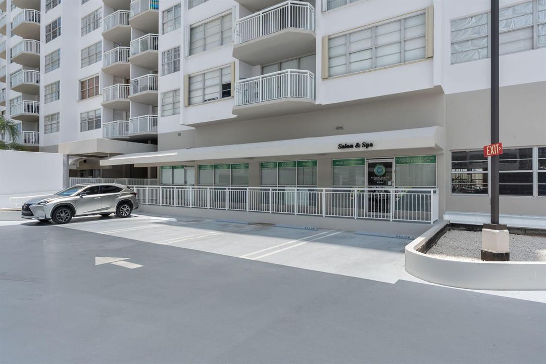 2-web-or-mls-18011 Biscayne Blvd 1704, A