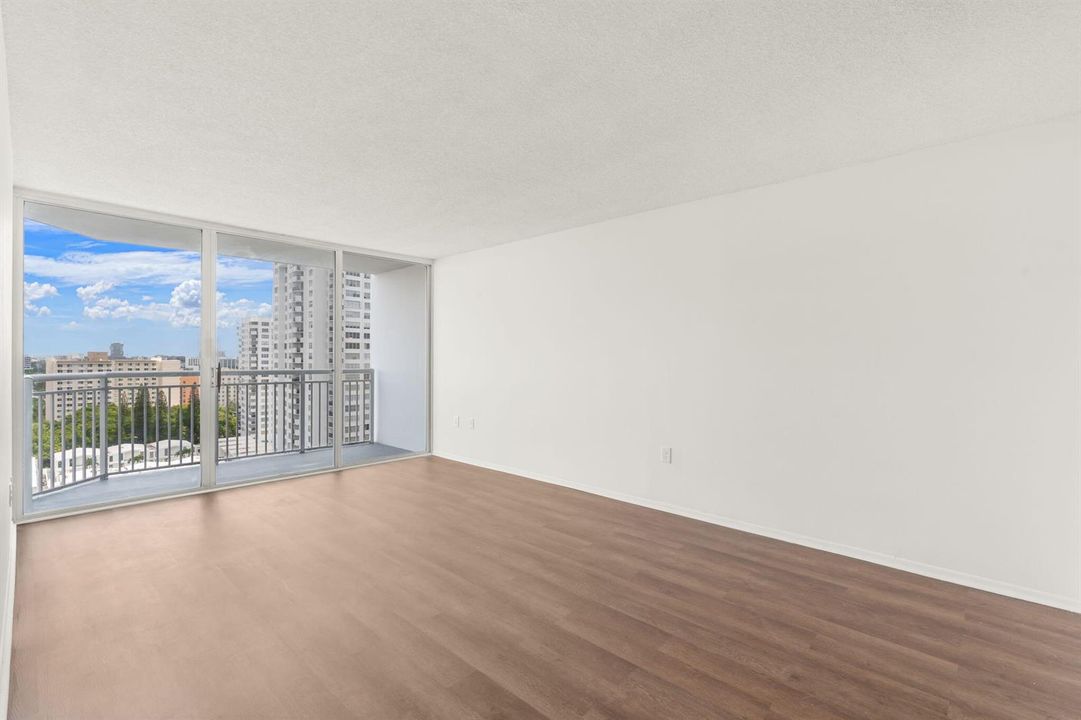 21-web-or-mls-18011 Biscayne Blvd 1704,