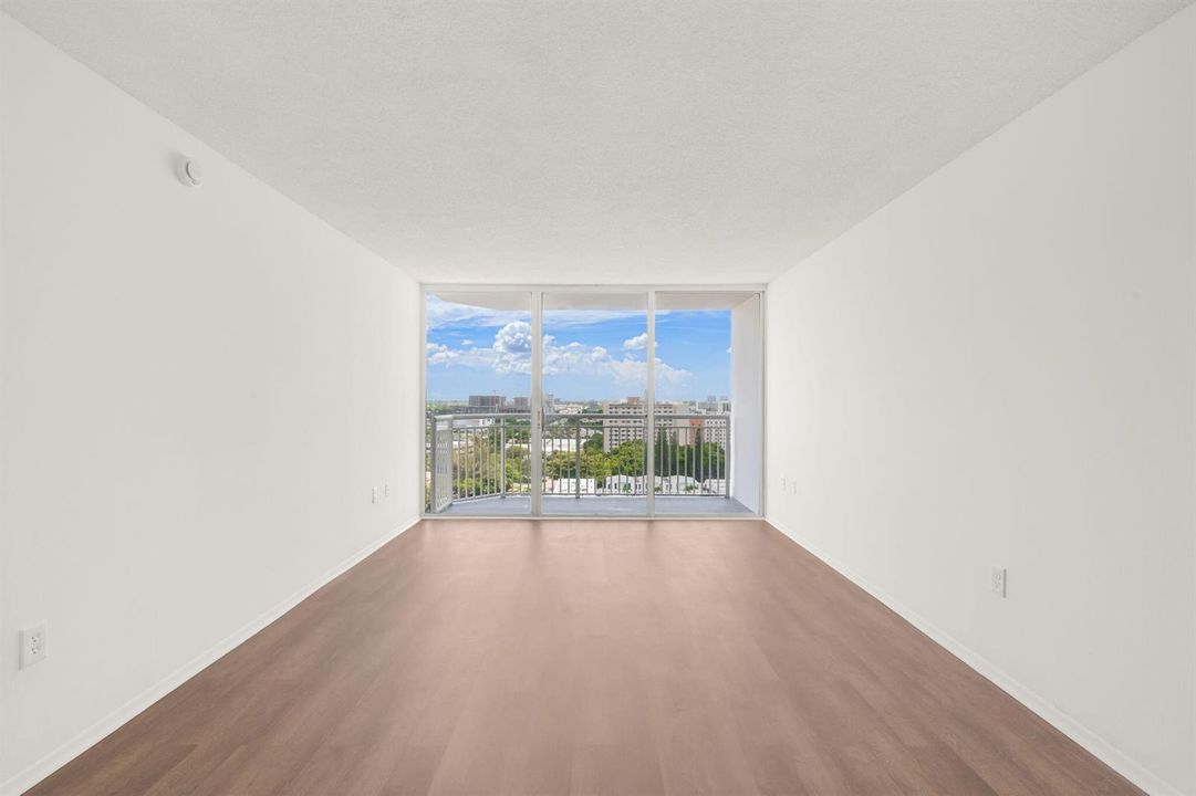 22-web-or-mls-18011 Biscayne Blvd 1704,