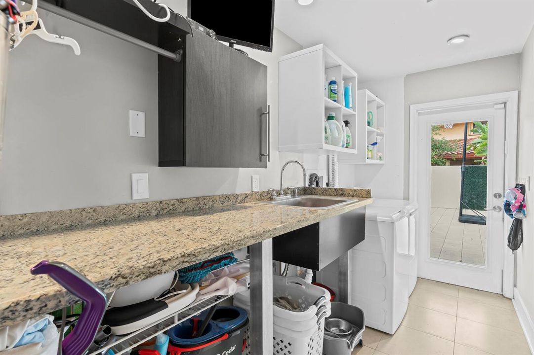 3870 N 31st Terrace Hollywood, FL-129