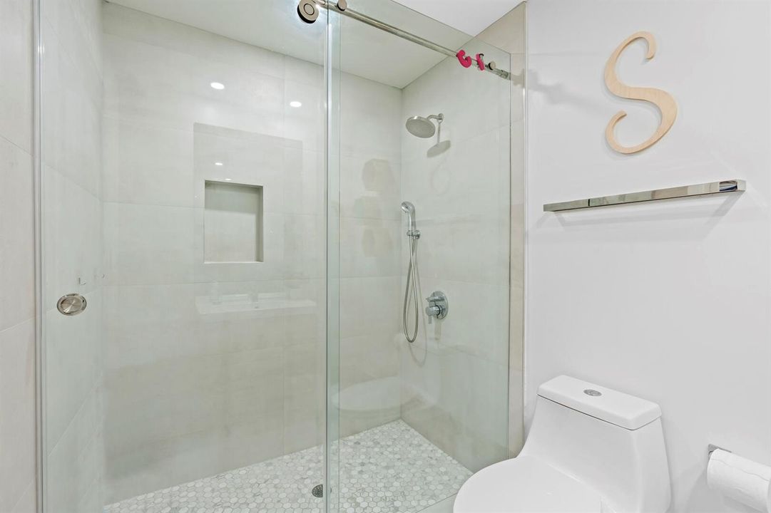 3870 N 31st Terrace Hollywood, FL-37