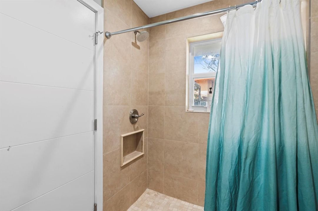 3870 N 31st Terrace Hollywood, FL-121