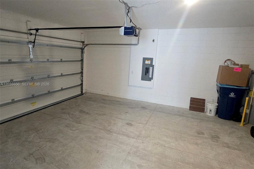 For Rent: $2,300 (3 beds, 2 baths, 0 Square Feet)