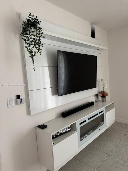 For Rent: $2,300 (3 beds, 2 baths, 0 Square Feet)