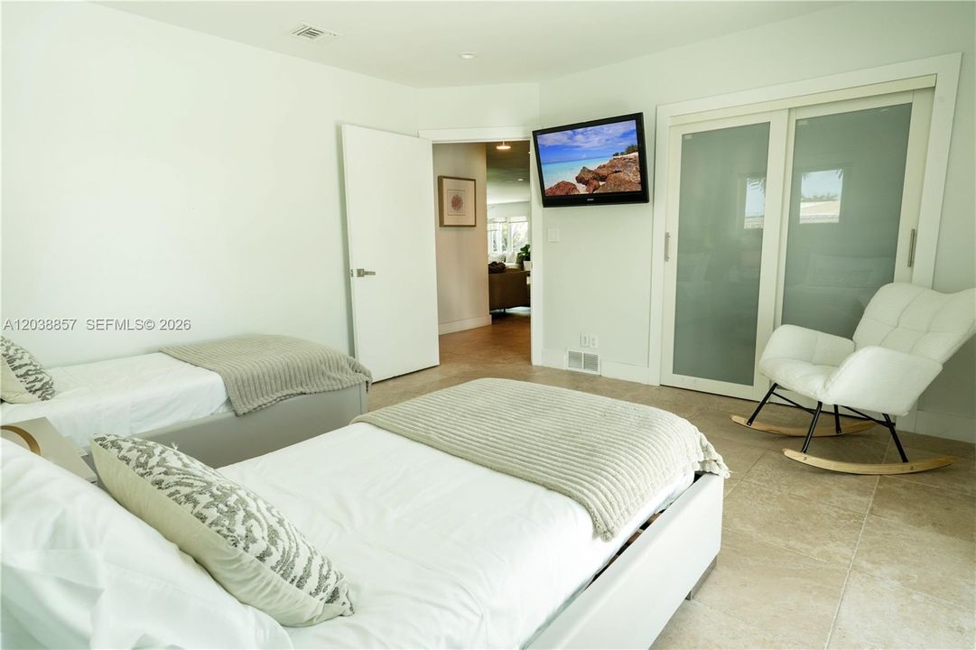 En Venta: $1,850,000 (4 camas, 2 baños, 2250 Pies cuadrados)