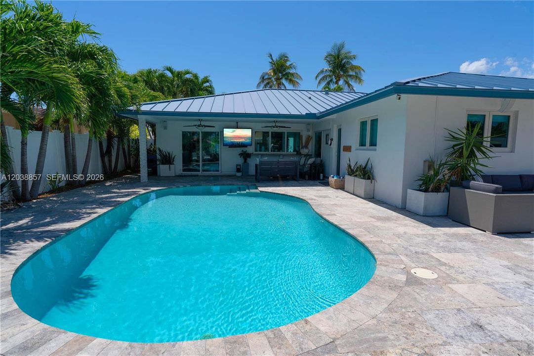 En Venta: $1,850,000 (4 camas, 2 baños, 2250 Pies cuadrados)