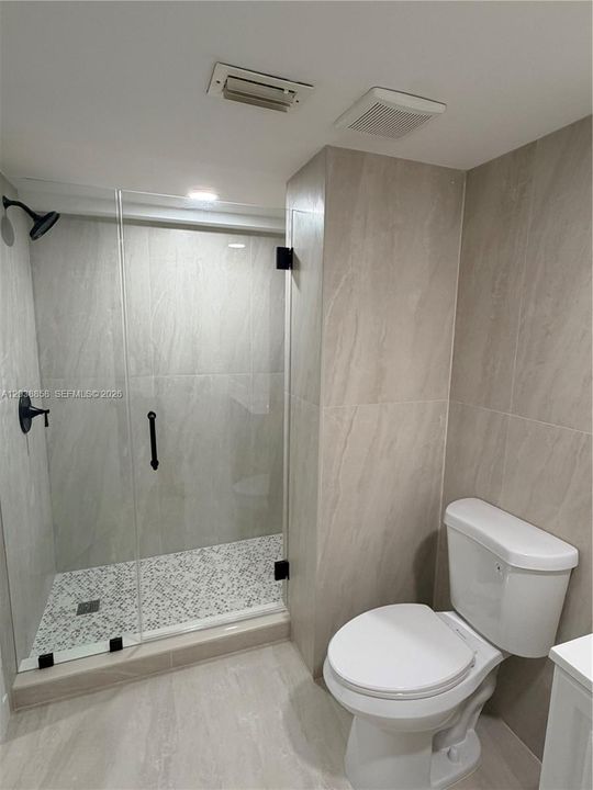 For Rent: $2,350 (2 beds, 2 baths, 1200 Square Feet)