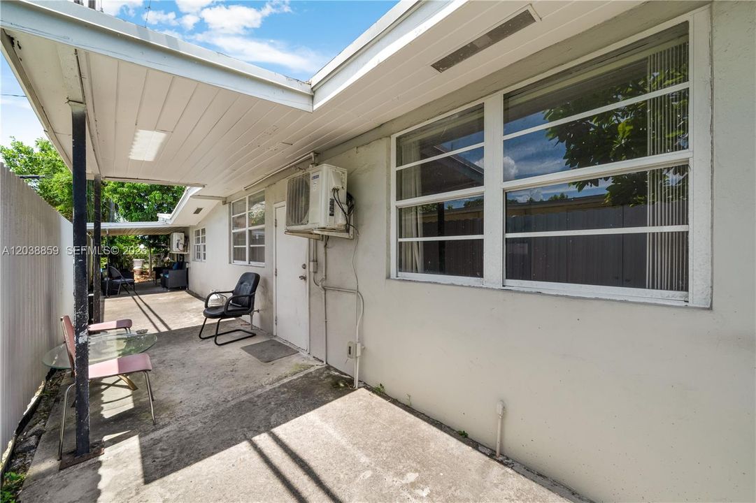 For Sale: $599,999 (3 beds, 1 baths, 1716 Square Feet)