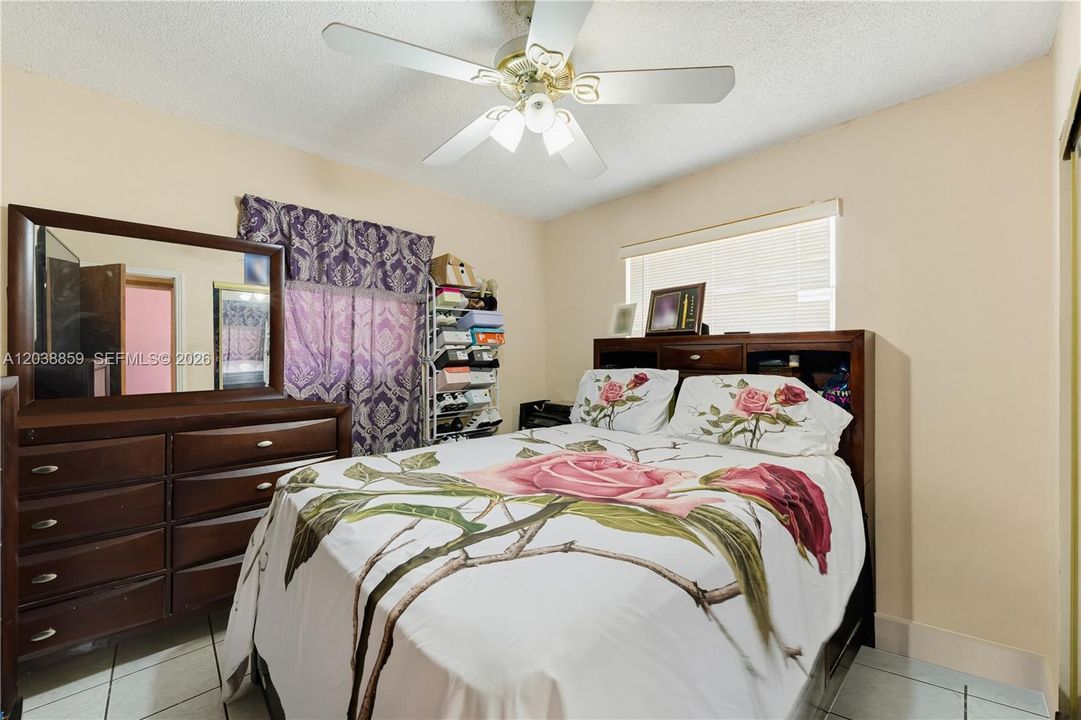 For Sale: $599,999 (3 beds, 1 baths, 1716 Square Feet)