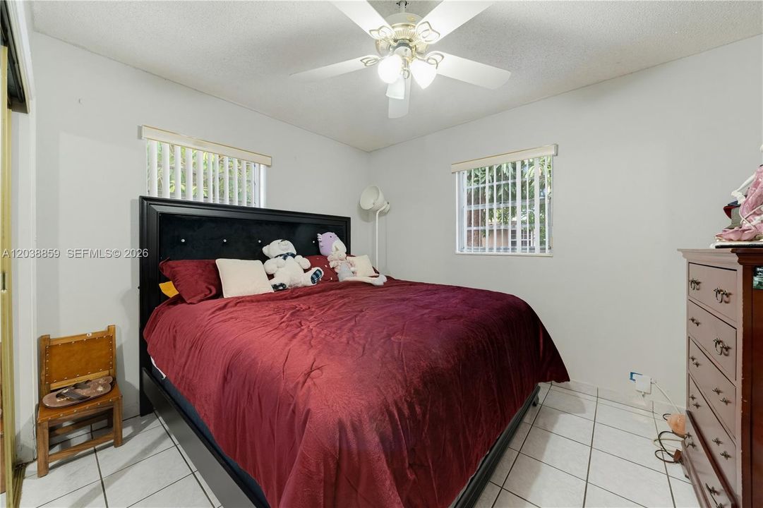 For Sale: $599,999 (3 beds, 1 baths, 1716 Square Feet)