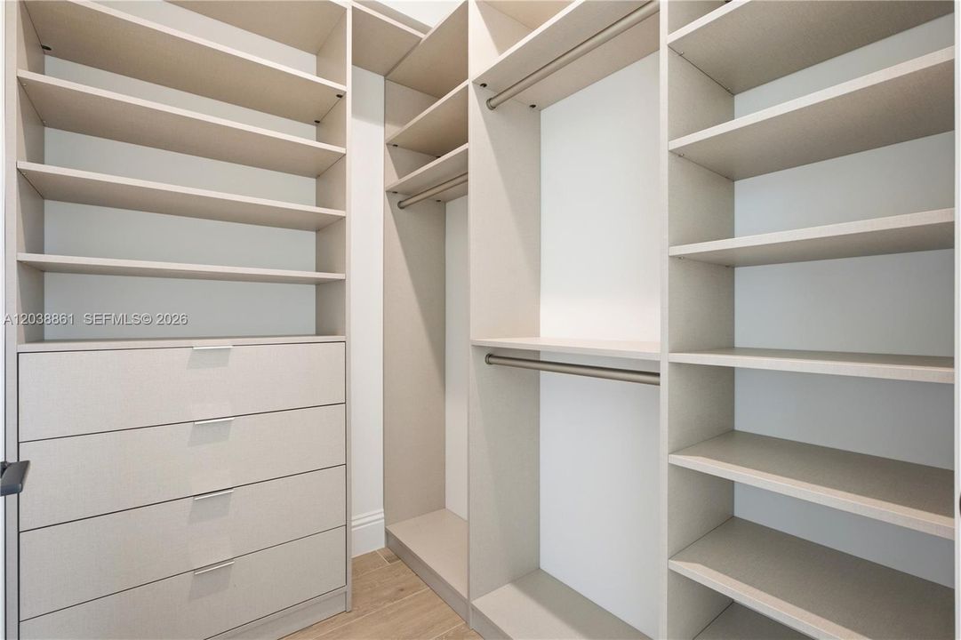 На продажу: $4,395,000 (5 спален, 5 ванн, 4162 Квадратных фут)