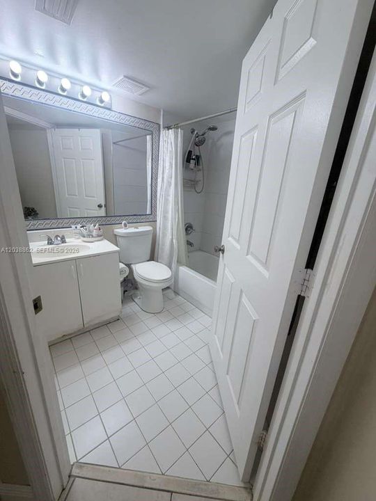 В аренду: $2,300 (2 спален, 2 ванн, 1000 Квадратных фут)