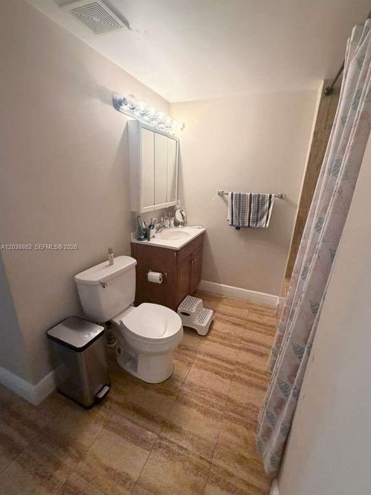 В аренду: $2,300 (2 спален, 2 ванн, 1000 Квадратных фут)