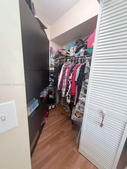В аренду: $2,300 (2 спален, 2 ванн, 1000 Квадратных фут)