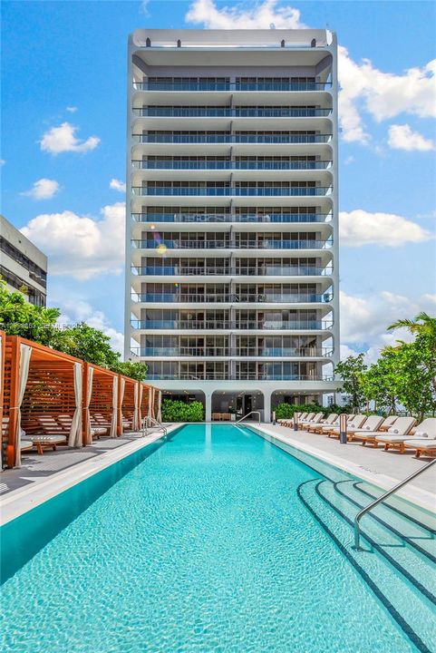 For Rent: $9,300 (2 beds, 2 baths, 981 Square Feet)