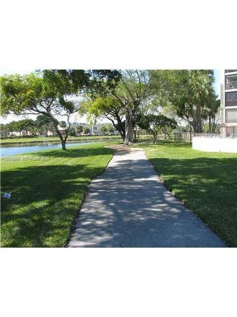 For Sale: $169,900 (2 beds, 2 baths, 1000 Square Feet)