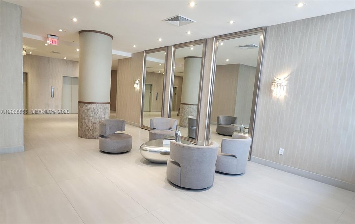 В аренду: $3,100 (1 спален, 1 ванн, 980 Квадратных фут)