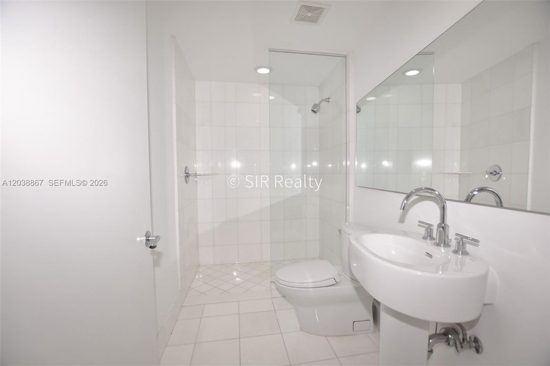 For Sale: $740,000 (2 beds, 3 baths, 1552 Square Feet)