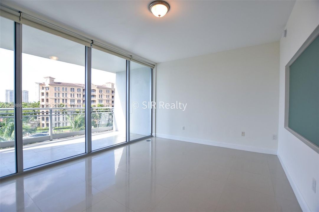 For Sale: $740,000 (2 beds, 3 baths, 1552 Square Feet)