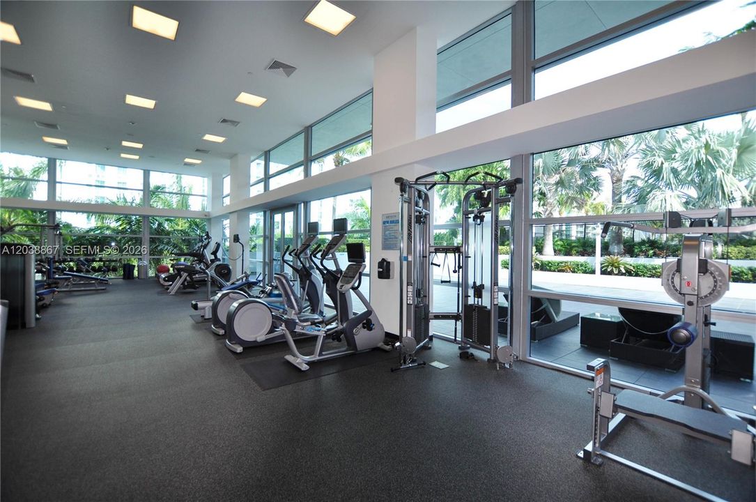 For Sale: $740,000 (2 beds, 3 baths, 1552 Square Feet)