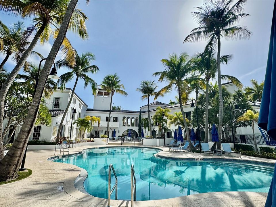 CLUBHOUSE AND COMMUNITY POOL