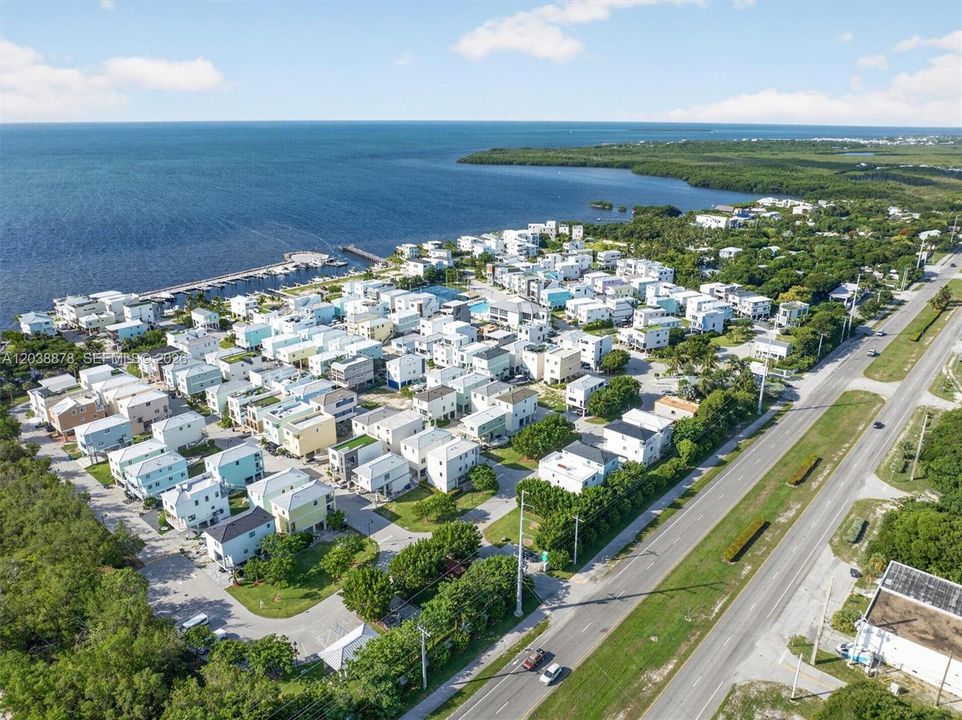 На продажу: $780,000 (0.04 acres)
