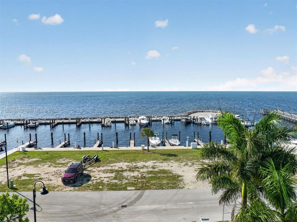 На продажу: $780,000 (0.04 acres)