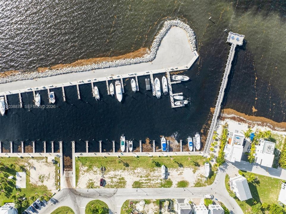 На продажу: $780,000 (0.04 acres)
