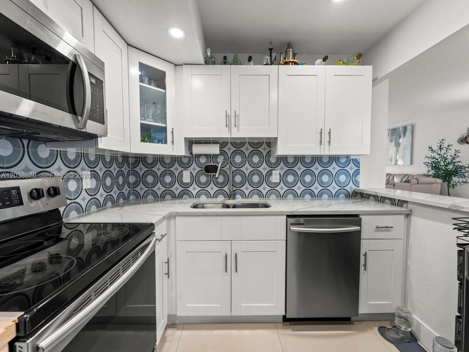 For Sale: $160,000 (2 beds, 2 baths, 1184 Square Feet)