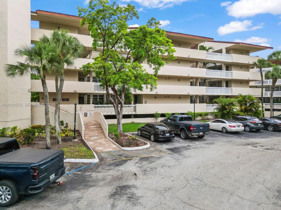 For Sale: $160,000 (2 beds, 2 baths, 1184 Square Feet)