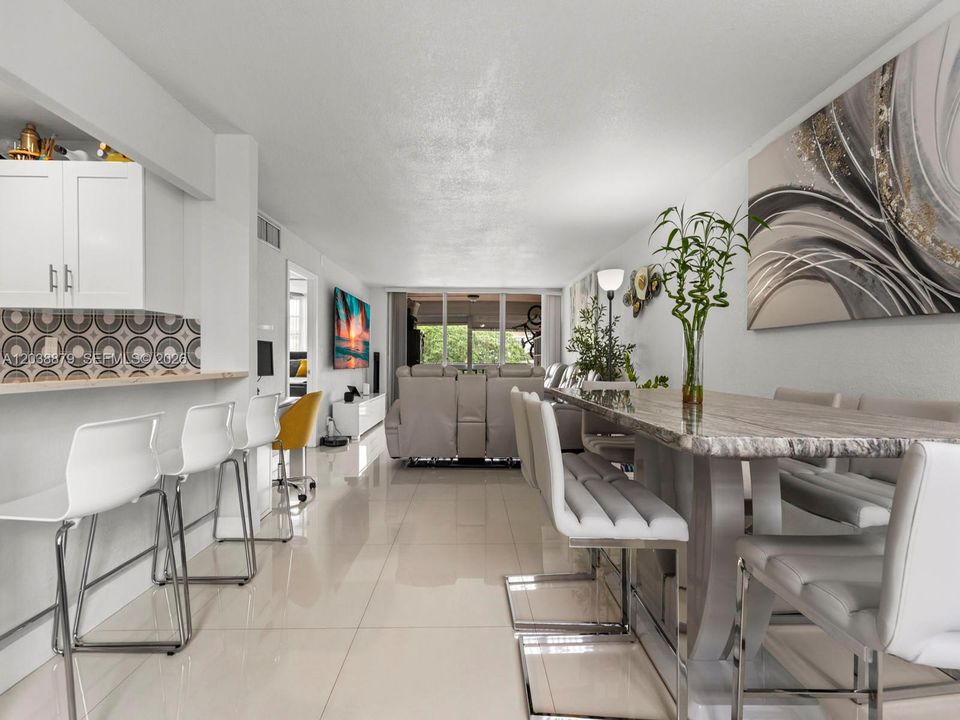 For Sale: $160,000 (2 beds, 2 baths, 1184 Square Feet)