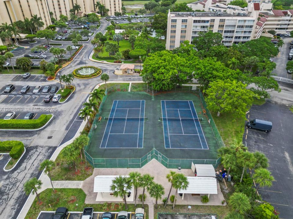 For Sale: $160,000 (2 beds, 2 baths, 1184 Square Feet)