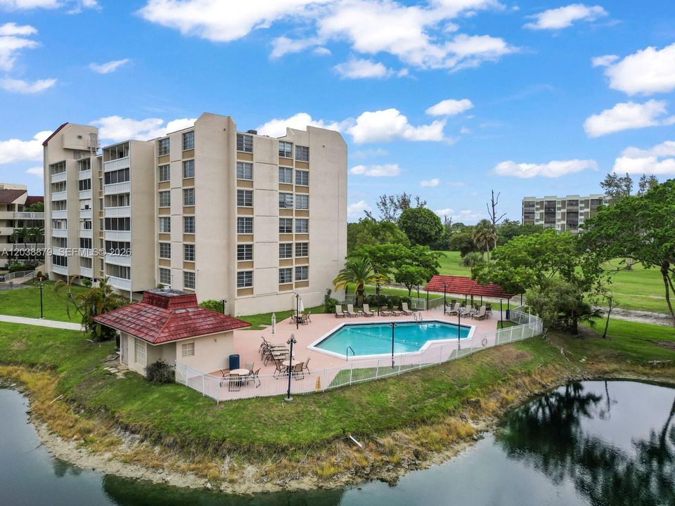 For Sale: $160,000 (2 beds, 2 baths, 1184 Square Feet)