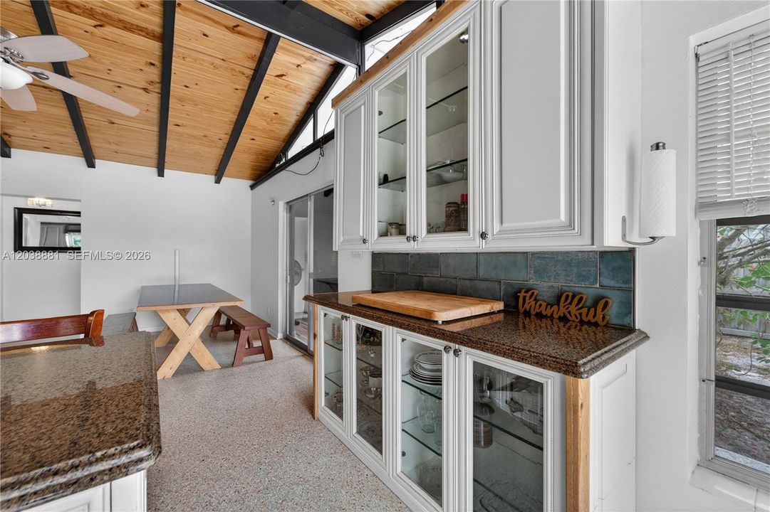 En Renta: $2,450 (4 camas, 2 baños, 1478 Pies cuadrados)