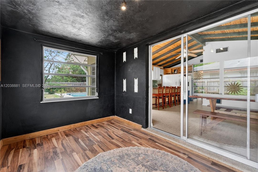 En Renta: $2,450 (4 camas, 2 baños, 1478 Pies cuadrados)