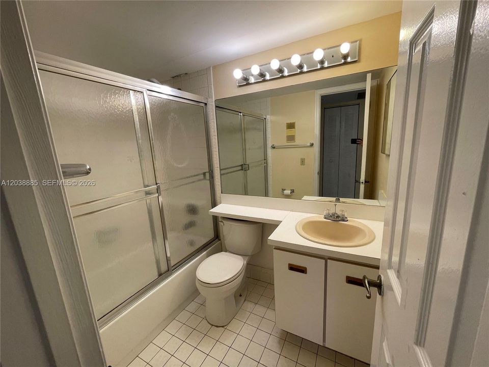 В аренду: $2,000 (2 спален, 2 ванн, 912 Квадратных фут)