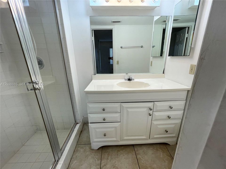 В аренду: $2,000 (2 спален, 2 ванн, 912 Квадратных фут)