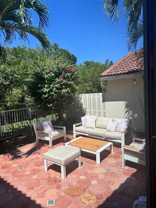 For Sale: $689,000 (4 beds, 2 baths, 1420 Square Feet)