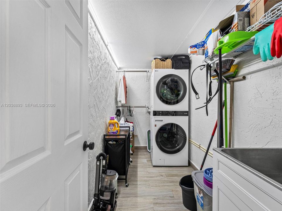На продажу: $550,000 (3 спален, 2 ванн, 1300 Квадратных фут)