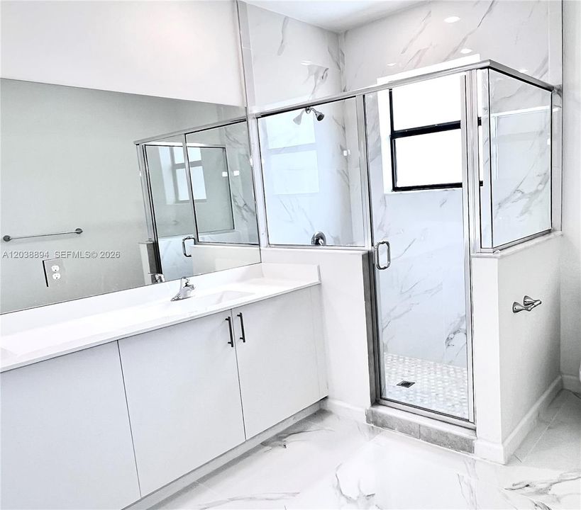 В аренду: $3,800 (3 спален, 2 ванн, 1756 Квадратных фут)