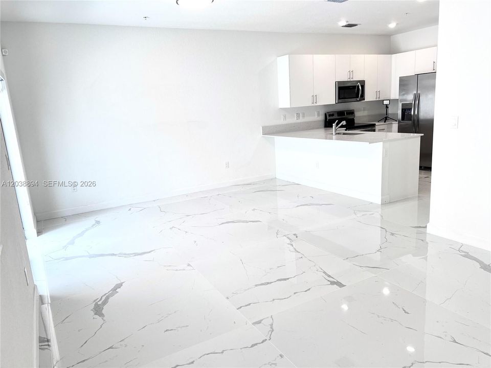 В аренду: $3,800 (3 спален, 2 ванн, 1756 Квадратных фут)