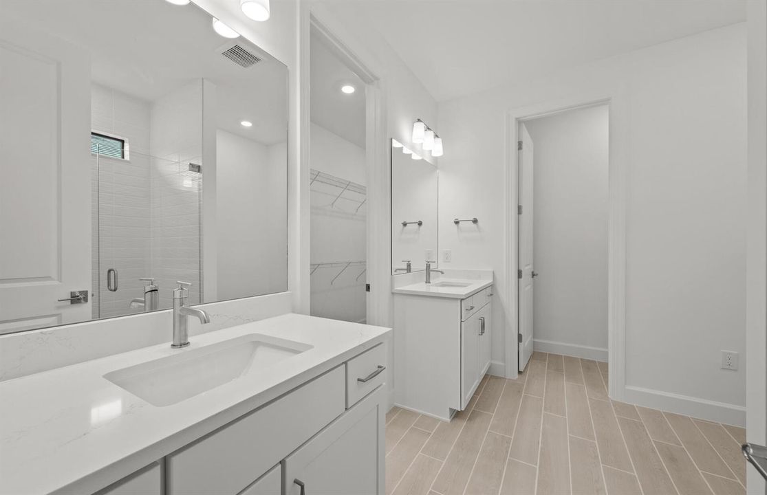 SWFL_DV_TER_506_Concord_Owners bath 1
