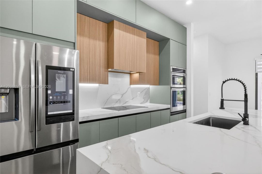 For Sale: $610,000 (4 beds, 3 baths, 1735 Square Feet)